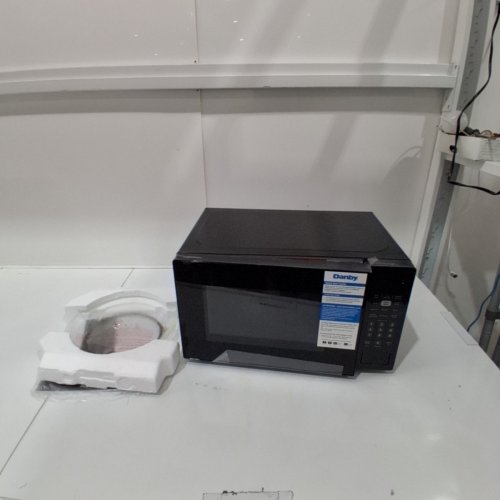 DANBY COUNTERTOP MICROWAVE - 0.7 CU.FT. - BLACK (MODEL: DBMW0721BBB) image 3