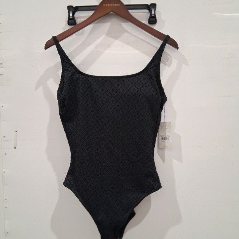 WOMEN'S SUMMER FLIRT TEXTURED SCOOP NECK ONE PIECE SWIMSUIT - LARGE - BLACK image 2