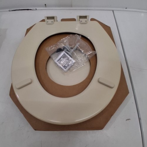 BEMIS MOLDED WOOD ROUND TOILET SEAT WITH EASY CLEAN AND CHANGE HINGE - ALMOND (MODEL: 500EC 146) image 2