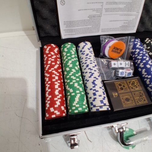 300PC SPIN MASTER GAMES CARDINAL CLASSICS POKER SET WITH ALUMINUM CARRYING CASE - SILVER (MODEL: 60326BFN) image 5