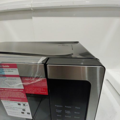 FRIGIDAIRE STAINLESS STEEL MICROWAVE WITH 10 POWER LEVELS - 1.1 CU. FT. 1000W - STAINLESS STEEL/BLACK - (MODEL: EMW1120_AMZ) image 5