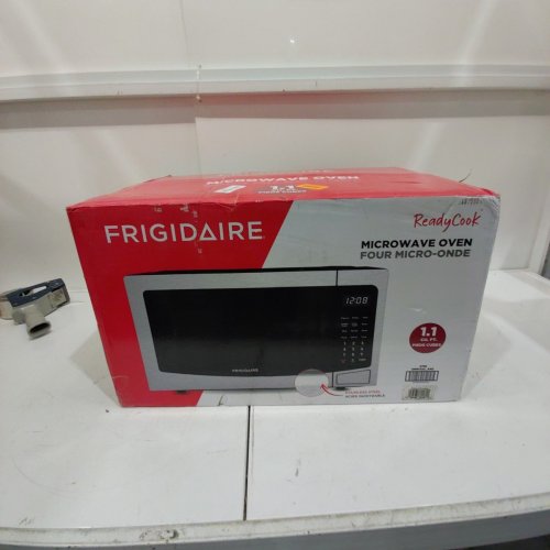FRIGIDAIRE STAINLESS STEEL MICROWAVE WITH 10 POWER LEVELS - 1.1 CU. FT. 1000W - STAINLESS STEEL/BLACK - (MODEL: EMW1120_AMZ) image 8