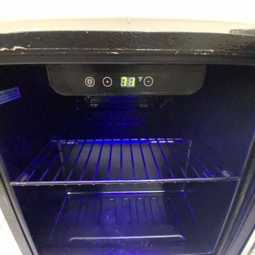 EUHOMY COMPACT COUNTERTOP MINI WINE/DRINKS COOLER FRIDGE - 96L - BLACK (MODEL: BR001-55BL-CAEH) image 2