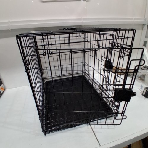 AMAZON BASICS FOLDABLE DOUBLE-DOOR METAL WIRE DOG CRATE - 24" X 20.5" X 18" - BLACK image 2