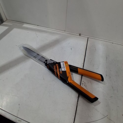 FISKARS - POWERGEAR2 STEEL BLADE GARDEN BYPASS LOPPER AND TREE TRIMMER FOR BRANCHES UP TO 2" DIAMETER - 32" - ORANGE/BLACK - (MODEL: L5532) image 2