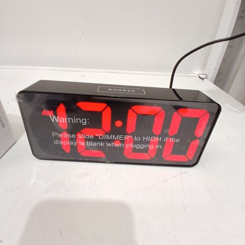 WELGO DIGITAL ALARM CLOCK - BLACK (MODEL: XCR) image 2