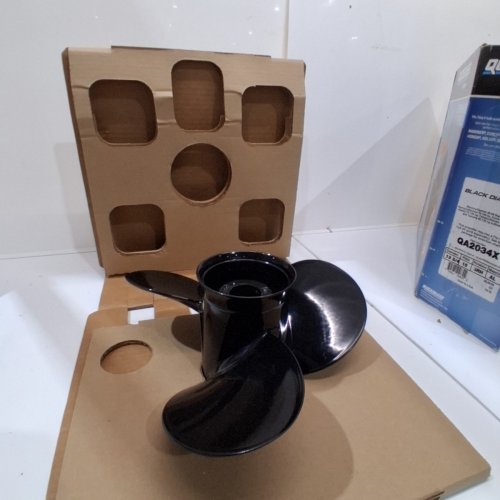 QUICKSILVER PROPELLERS BLACK DIAMOND ALUMINUM PERFORMANCE PROPELLER 13.75X15RH (QA2034X) image 2