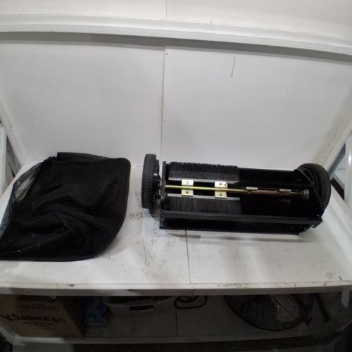 PUSH LAWN SWEEPER, LEAF & GRASS COLLECTOR WITH MESH COLLECTION HOPPER BAG AND 4 SPINNING BRUSHES - 26" - BLACK (MODEL:GT1110) image 2
