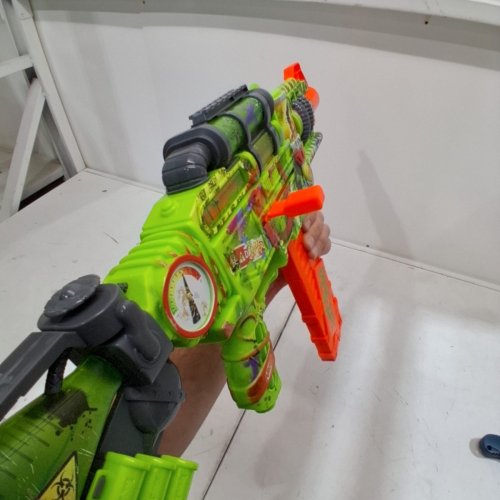 NERF ZOMBIE CORRUPTER DART BLASTER WITH 18 DART CLIP - GREEN/ORANGE image 3