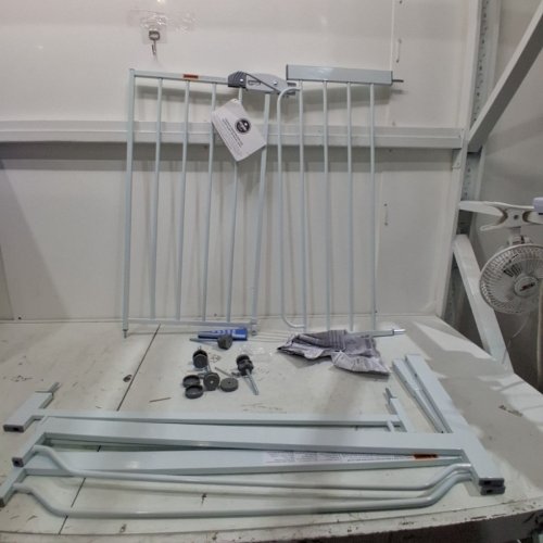 REGALO EASY STEP EXTRA WIDE BABY GATE - 30" X 29"-49" - WHITE (MODEL: 1164 EW DS) image 2