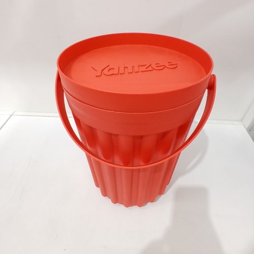 HASBRO - GIANT YAHTZEE GAME WITH EXTRA-LARGE FOAM DICE AND A CONVENIENT PLASTIC BUCKET FOR STORAGE - AGES 8+ - RED (MODEL: 1872245) image 6