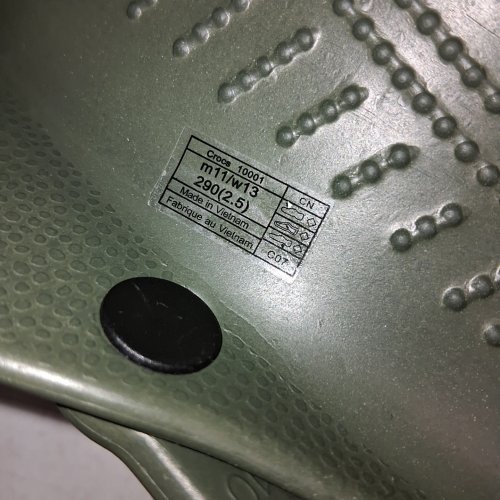 UNISEX CROCS CLASSIC CLOGS - WOMENS: 13, MENS: 11 - ARMY GREEN image 4