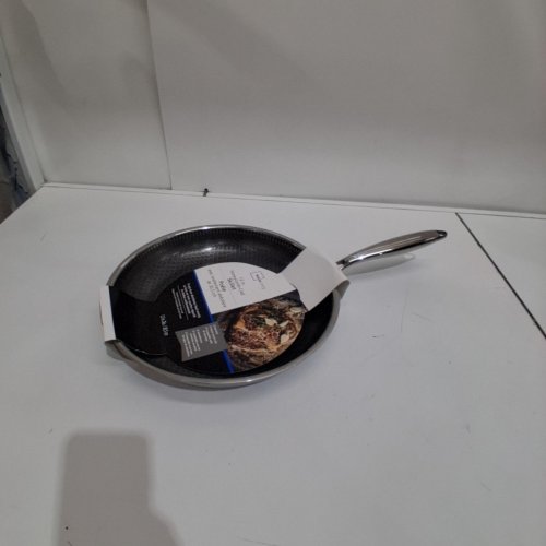 MAINSTAYS HONEYCOMB-CLAD NON-STICK SKILLET - 12" - STAINLESS STEEL image 3