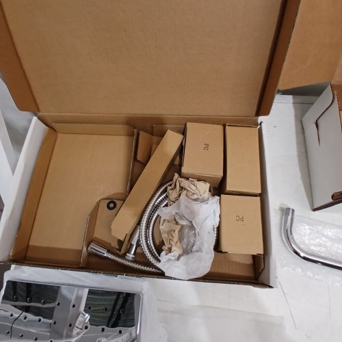 DELTA FAUCET MODERN 14 SERIES RAINCAN 2-SETTING SQUARE SHOWER SYSTEM WITH SHOWER HEAD TRIM KIT AND HANDHELD SPRAY - CHROME - (MODEL: ‎342701) image 3