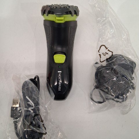 REMINGTON ULTRASTYLE RECHARGEABLE ROTARY SHAVER- BLACK\GREEN (PR1320) image 3