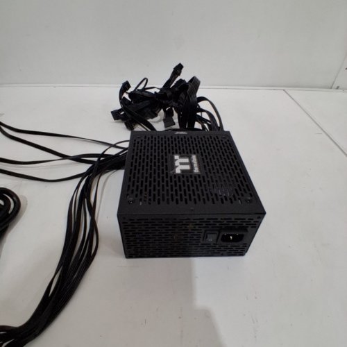 THERMALTAKE TOUGHPOWER GX3 1200W 80 PLUS GOLD NON MODULAR POWER SUPPLY image 4