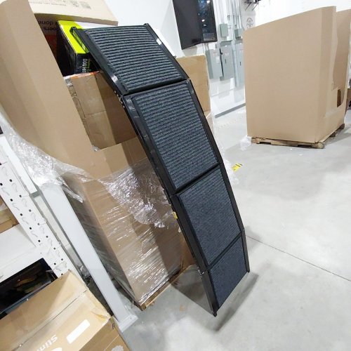 VEVOR METAL OUTDOOR VEHICLE DOG RAMP - 71" X 17" - BLACK (MODEL: 160*44) image 2