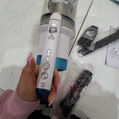 EUREKA 2-IN-1 RAPIDCLEAN PRO LIGHTWEIGHT CORDLESS STICK VACUUM - WHITE/BLUE (MODEL: NEC280TLC) image 2