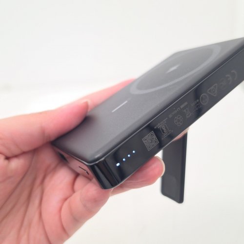 ANKER ULTRA-COMPACT MAG GO MAGNETIC 10,000MAH POWER BANK, MAGSAFE COMPATIBLE - 20W, 7.5W WIRELESS OUTPUT - (MODEL: A1652J11) image 3