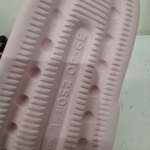 UNISEX MELLOW FLUFFY AND SOFT SANDALS - SIZE 39-40 - PINK image 3