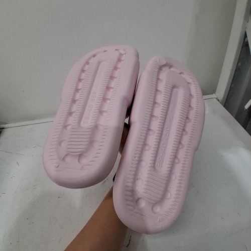 UNISEX MELLOW FLUFFY AND SOFT SANDALS - SIZE 39-40 - PINK image 4