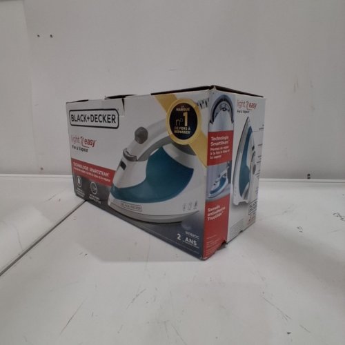 BLACK+DECKER LIGHT N EASY COMPACT STEAM IRON - IR0820C image 5
