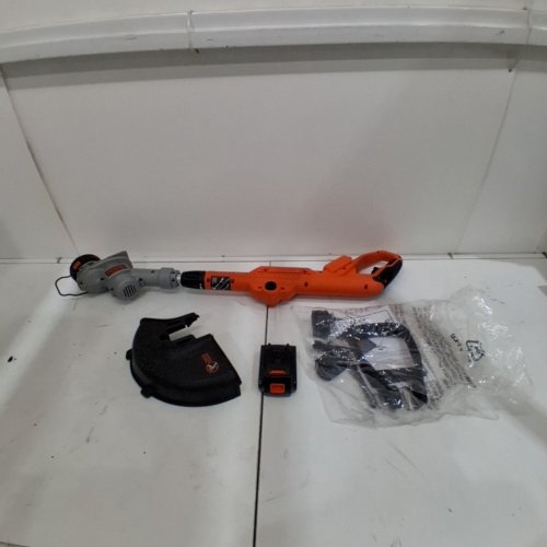 BLACK AND DECKER 2-IN-1 STRING TRIMMER/ EDGER - 12" - BLACK/ORANGE - (MODEL: LST300-CA) image 3