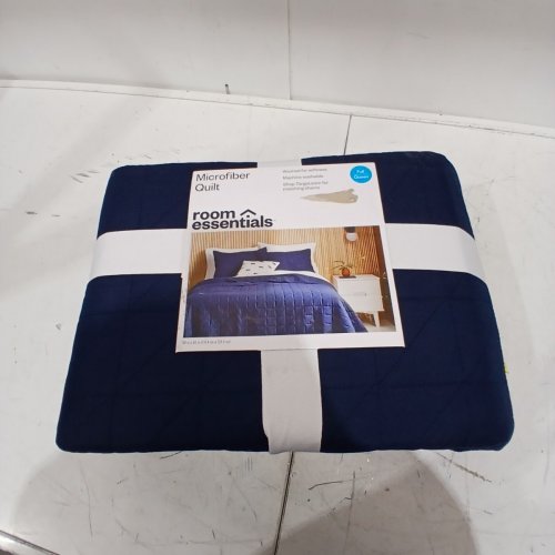 ROOM ESSENTIALS JERSEY QUILT - FULL/QUEEN - NAVY BLUE image 4