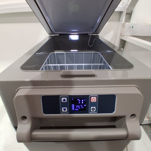 EUHOMY ELECTRIC COOLER CAR REFRIGERATOR WITH BLUETOOTH APP CONTROL - 12V/24V DC - 47QT - BLACK/GREY - (MODEL: CF-45)) image 2