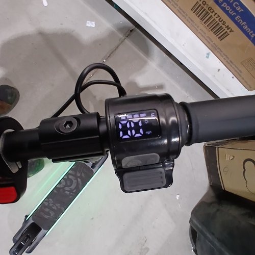 KIDS JETSON OMEGA ILLUMINATED ELECTRIC SCOOTER - 8KM RANGE - 16KM/H - BLACK (MODEL: 1747518) image 3