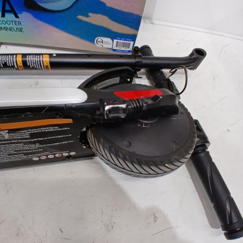 KIDS JETSON OMEGA ILLUMINATED ELECTRIC SCOOTER - 8KM RANGE - 16KM/H - BLACK (MODEL: 1747518) image 11