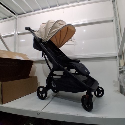 ERGOBABY METRO 3 COMPACT ALL IN ONE COMPACT LIGHTWEIGHT TRAVEL BABY STROLLER - NATURAL BEIGE (MODEL:METRO3NATBGE) image 2