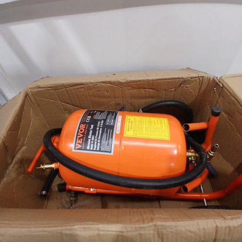 PORTABLE ABRASIVE BLASTING TANKABLE ABRASIVE BLASTING TANK, AIR SAND BLASTING KIT WITH 4 CERAMIC NOZZLES AND OIL-WATER SEPARATOR FOR PAINT, STAIN, RUST REMOVAL - 60-110PSI - 5GAL - ORANGE (MODEL: FF-Q901) image 2