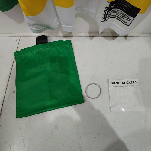 MENS LUG NORTHERN STARS HOCKEY JERSEY AND SOCKS - #29 CAPTAIN - LARGE - GREEN image 3