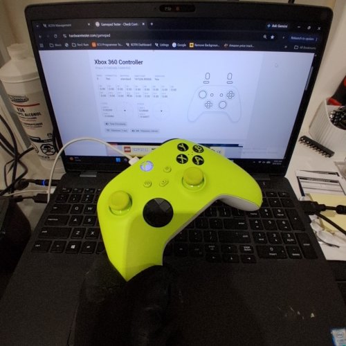 XBOX WIRELESS CONTROLLER – ELECTRIC VOLT FOR XBOX SERIES X|S, XBOX ONE, AND WINDOWS 10 DEVICES image 2