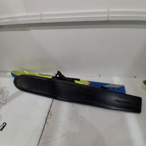VEVOR WATER SKIS WITH TRAINERS AND X-7 ADJUSTABLE BINDINGS, DOUBLE-HANDLE ROPE & REMOVABLE STABILIZING BAR - 46" - BLUE/YELLOW (MODEL: SS46) image 4