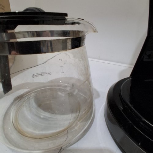 BLACK AND DECKER PROGRAMABLE 12-CUP COFFEE MAKER - BLACK image 4