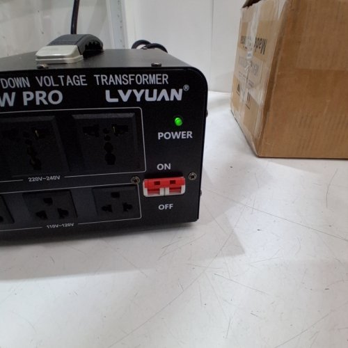 LVYUAN HEAVY DUTY VOLTAGE CONVERTER TRANSFORMER - 5000W - 110V TO 240V - BLACK (MODEL: CAP-VTUS-5000) image 2