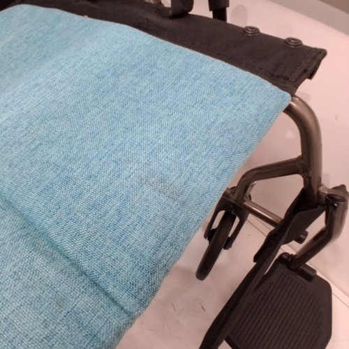 WHEELCHAIR ALUMINUM ALLOY ULTRA-LIGHTWEIGHT 18" WIDE SEAT - 250LBS MAX - BLUE\BLACK - (MODEL:FS908LAJPQF25-46) image 4