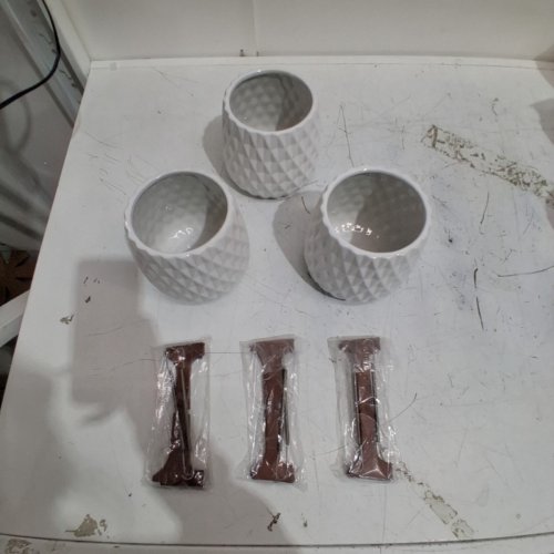 3 ASSORTED TELEFLORA GEOMETRIC CERAMIC PLANTERS WITH WOODEN STANDS - 5" - WHITE/BROWN (STYLE : 20N400) image 2