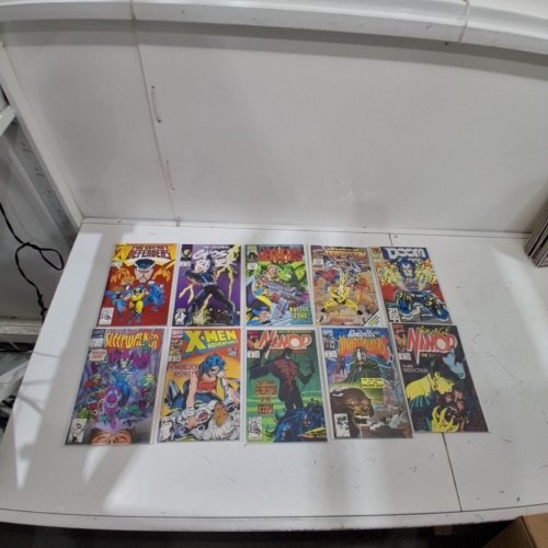 10 ASSORTED MARVEL COMIC BOOKS - VARIOUS AUTHORS image 2