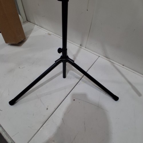 AMAZON BASICS TRIPOD BOOM MICROPHONE STAND - HEIGHT-ADJUSTABLE WITH METAL BASE / 3.3FT - 5.6FT WITH CLOTHESPIN MIC CLIP image 3