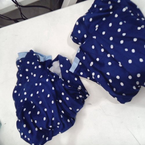 2PC WOMEN'S KATE SPADE SHORT SLEEVED CROPPED PAJAMA SET - EXTRA SMALL - BLUE POLKA DOT (STYLE: 1969524) image 2