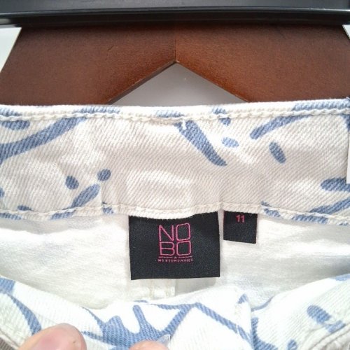 WOMEN'S NO BOUNDARIES DENIM FLORAL SHORTS - SIZE 11 - WHITE/BLUE image 3