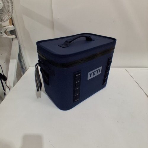 YETI HOPPER FLIP 18 LEAKPROOF PORTABLE SOFT COOLER - FITS 30 CANS - NAVY BLUE (MODEL: 9409) image 8
