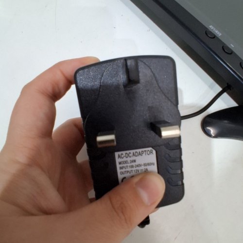 LCD MONITOR FOR SURVEILANCE CAMER - WITH HDMI, VGA, USB, AND BNC - TYPE G PLUG WITH ADAPTER TO TYPE A - 10" - BLACK image 5