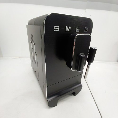 SMEG AUTOMATIC ESPRESSO COFFEE MACHINE - 10" X 19" - BLACK - (MODEL: BCC12FBMUS) image 3