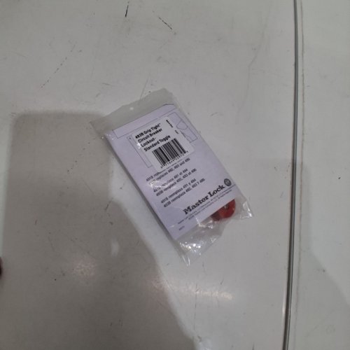 MASTER LOCK GRIP TIGHT CIRCUIT BREAKER LOCKOUT - TALL OR WIDE TOGGLE image 3