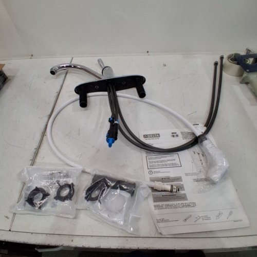 DELTA SINGLE HANDLE KITCHEN FAUCET WITH SPRAY -CHROME (MODEL:175-DST) image 4
