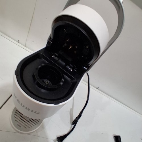 KEURIG K-SLIM SINGLE SERVE COFFEE MAKER - WHITE (MODEL: K900) image 5